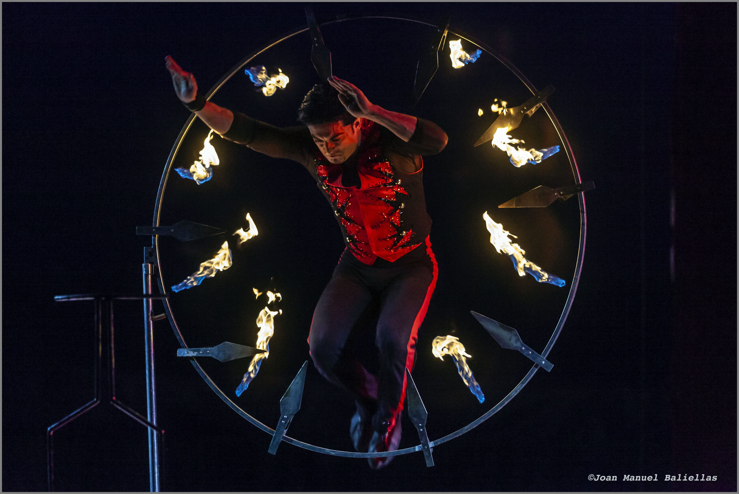 Circus Chapito biedt een onvergetelijke belevenis in het Haagse Zuiderpark Circus Chapito biedt een onvergetelijke belevenis in het Haagse Zuiderpark